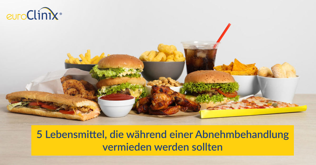 Ungesunde Speisen und Getränke auf grauem Hintergrund.