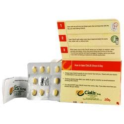 Cialis 5 mg (Tadalafil) pakning med synlige tabletter i blisterpakninger og pakningsvedlegg